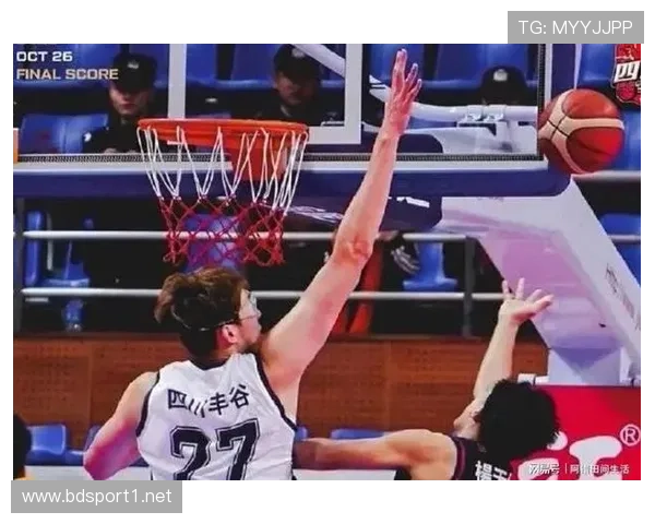 9日红黑榜：亚历山大创纪录单点爆发 替补双星合砍38分助球队胜利